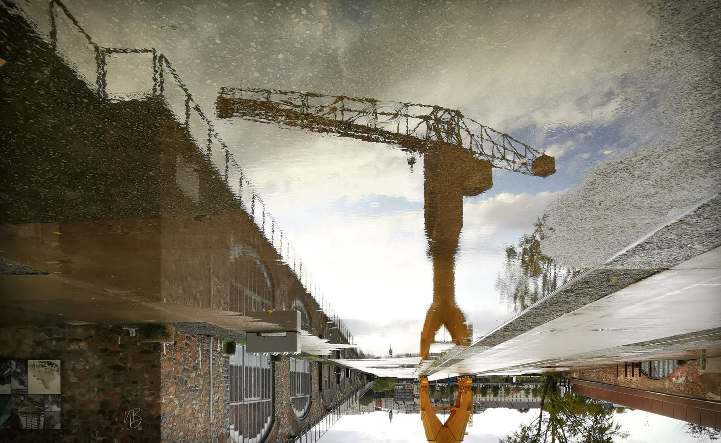 De l'autre côté du reflet